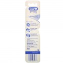 Oral-B, 3D White, Vivid Toothbrush, Medium, 2 Pack